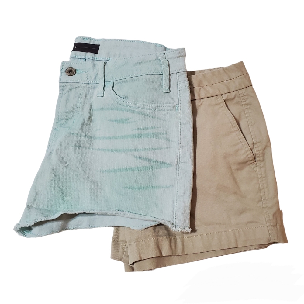 (Bundle of 2) Levi / Gap Women's Shorts Size 4 Green, Neutral Tan